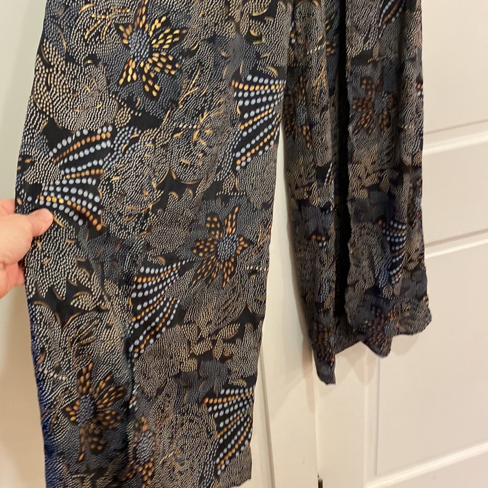 Wide Leg, Flowing Pants - Picture 3 of 5